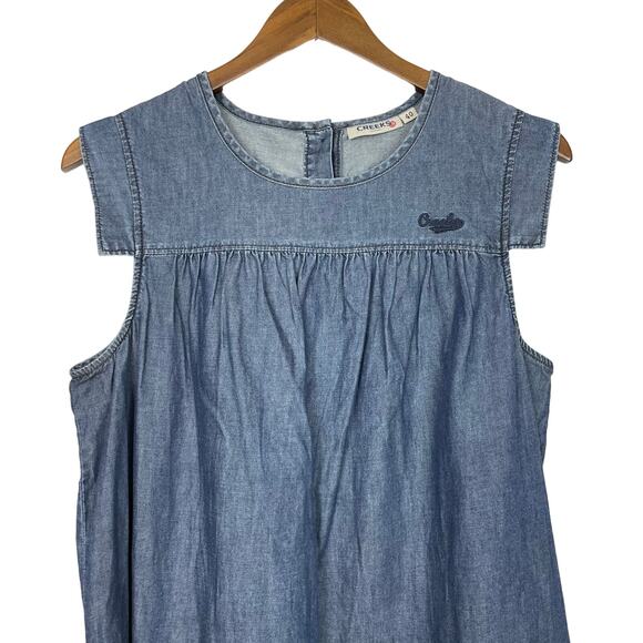 Creeks | Dark Chambray Sleeveless Pleated Knee Length Shift Dress - Picture 3 of 7